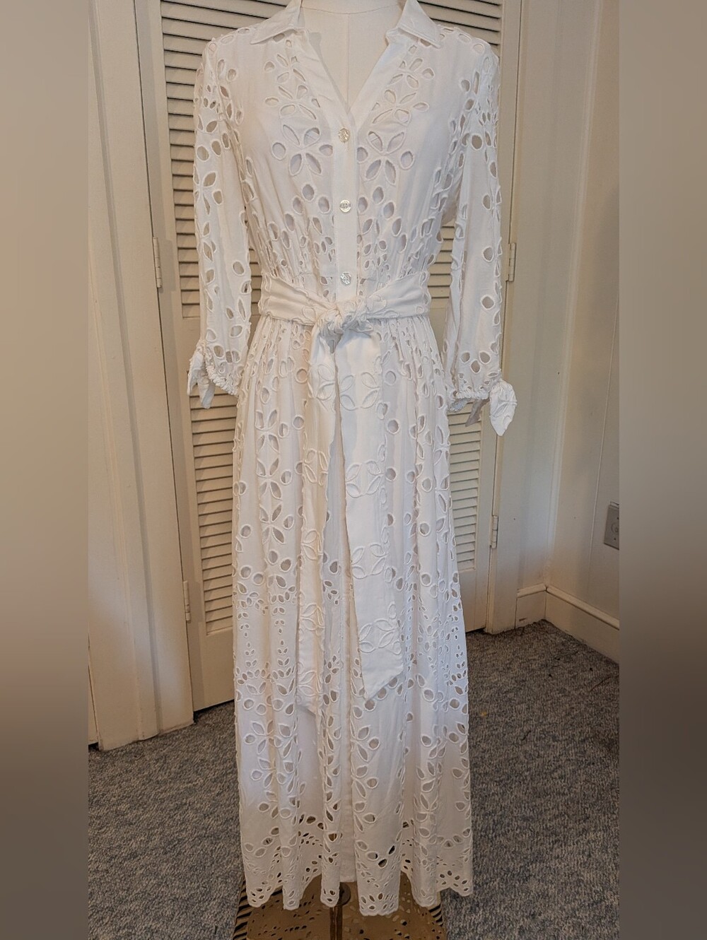 Absolutely gorgeous white eyelet midi dress.